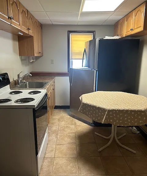 93 Laurelwood Dr — Photo 18