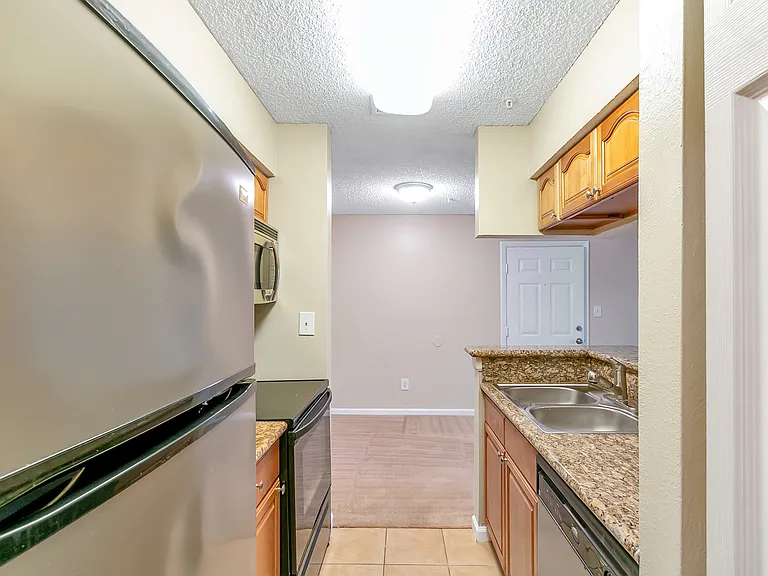 208 Afton Sq #105 — Photo 18