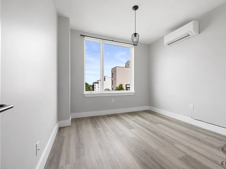 3421 Glenwood Rd #6M — Photo 3