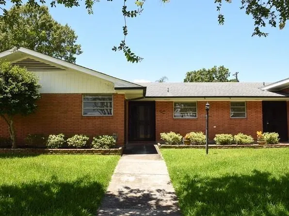 126 Willow Dr, Gretna, LA 70053