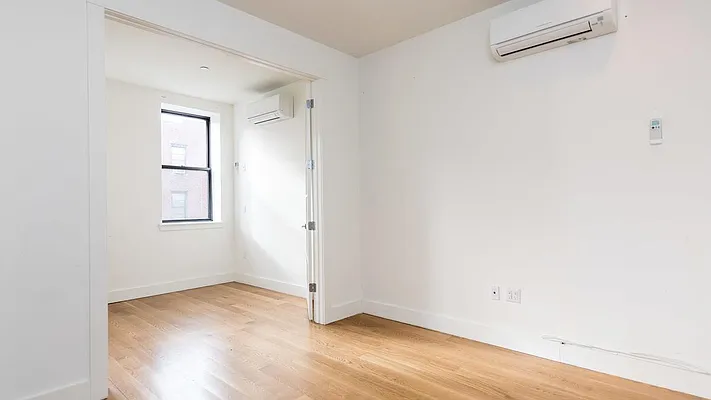 Rented by Metro Prop NY Corp | media 10