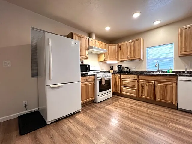 Studio, 575 sqft, $1,625 — Photo 2