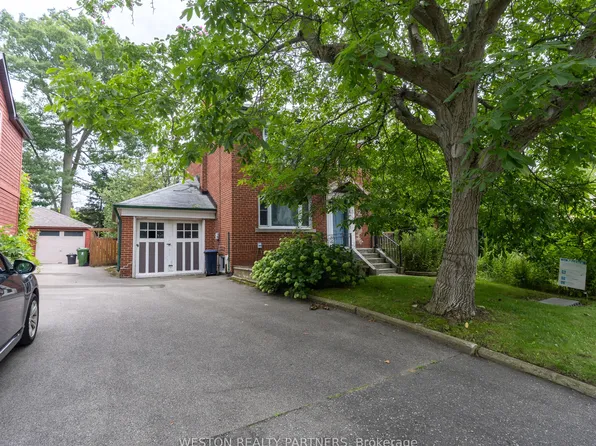 11 36th St, Toronto, ON M8W 3K8