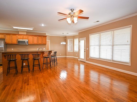 5th image of 602 Swansea Rd