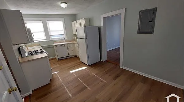 4 bed, 1600 sqft, $3,600 — Photo 3