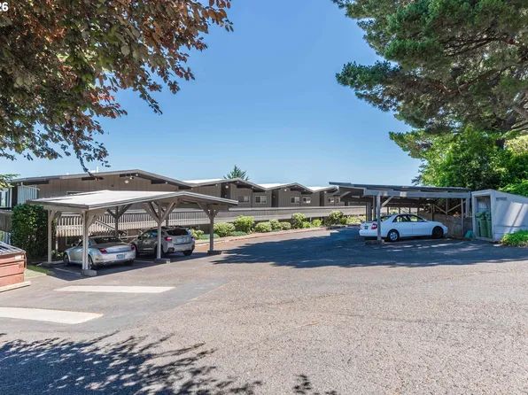 290 N 3rd Ct APT 4, Coos Bay, OR 97420