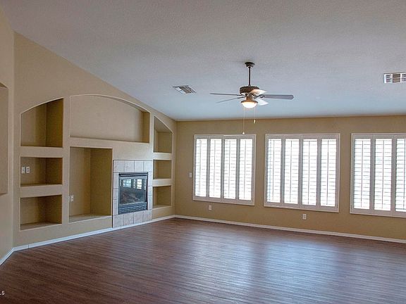 2nd image of 5433 E Glade Ave