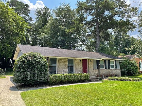 2nd image of 3720 Columbia Dr