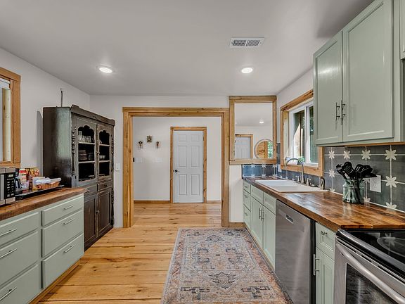 15th image of 550 Tooley Trail Ln