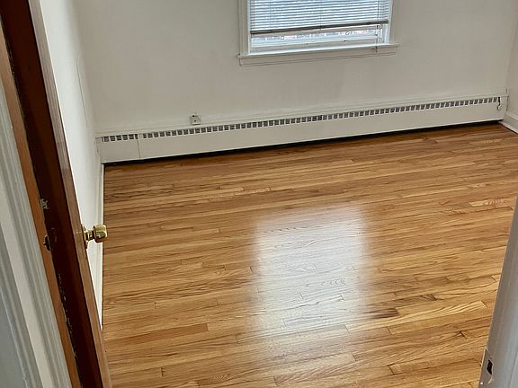 5th image of 2524 W Farragut Ave APT 2E