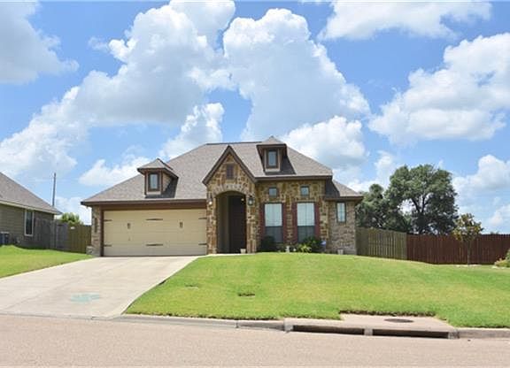 3rd image of 911 Cobble Gate Dr