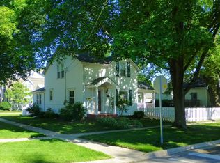 240 3rd St, Libertyville, IL