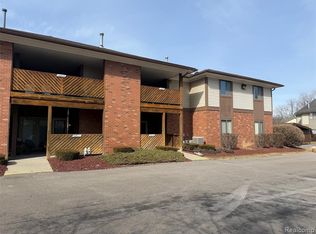16525 Woodlane St #138, Fraser, MI