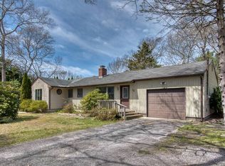 64 Bellows Ter, Hampton Bays, NY 11946