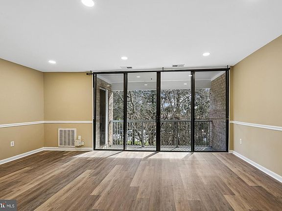 5th image of 796 Quince Orchard Blvd APT 201