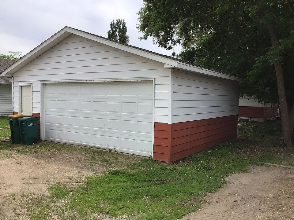 614 3rd St S, Wahpeton, ND 58075 Zillow