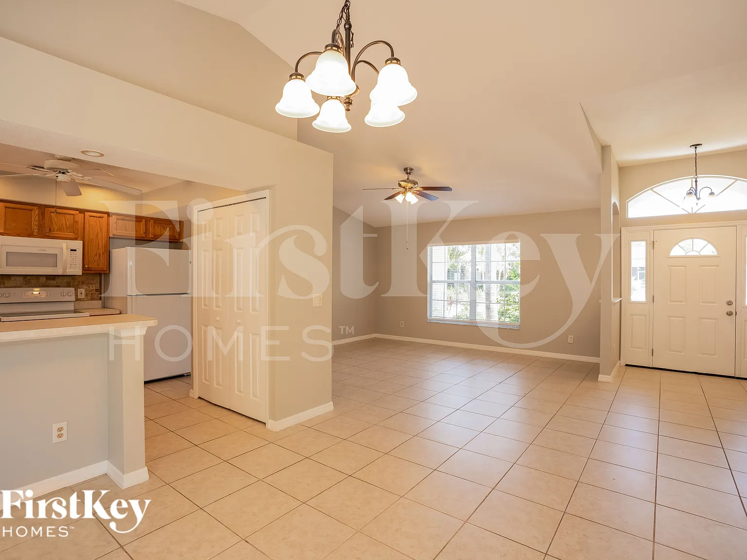 3 bed, 2.0 bath, 1438 sqft, $1,910 — Photo 3