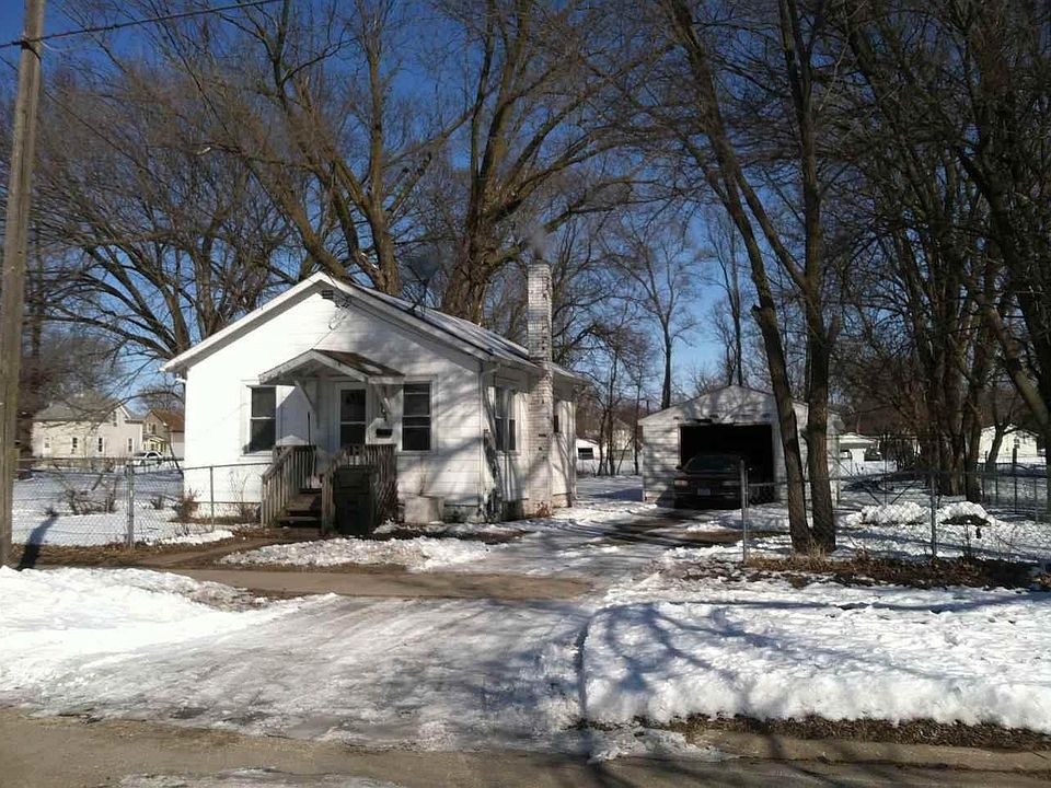 2nd image of 409 Adams St