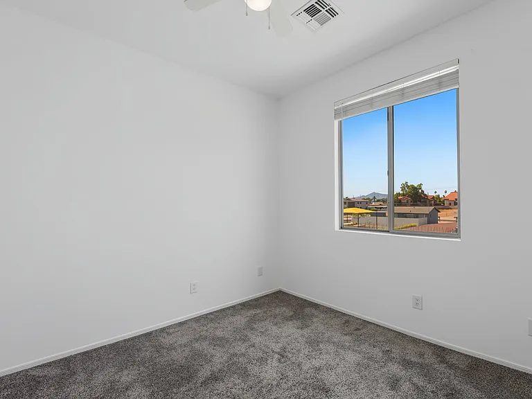 1886 E Don Carlos Ave #139 — Photo 21