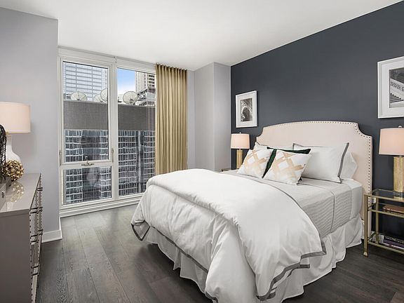 4th image of 50 W Randolph St #1901