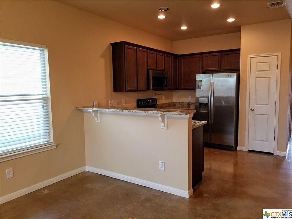 1st image of 609 Orion Dr