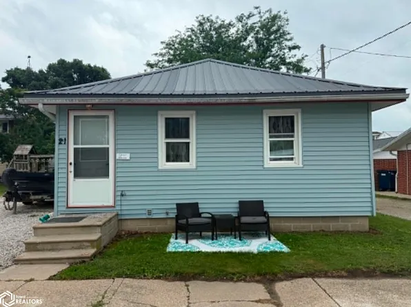 21 1st St SE, Nora Springs, IA 50458