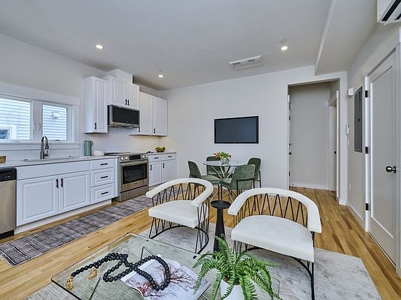 4th image of 17 Macarthur St #2