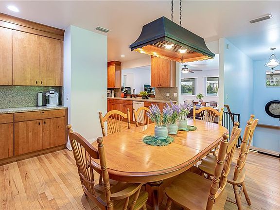 5th image of 708 N Lake Formosa Dr