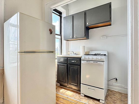 3rd image of 26-80 30th St #5J