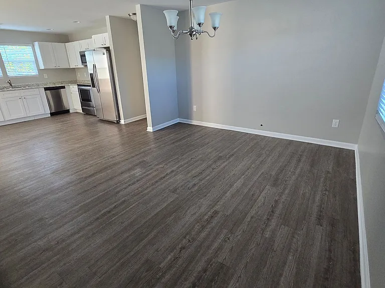 1151 Bentley Ct — Photo 3