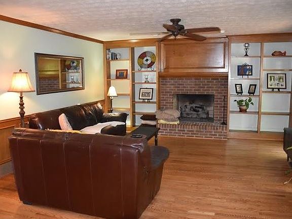 5th image of 2551 Maple Creek Ct