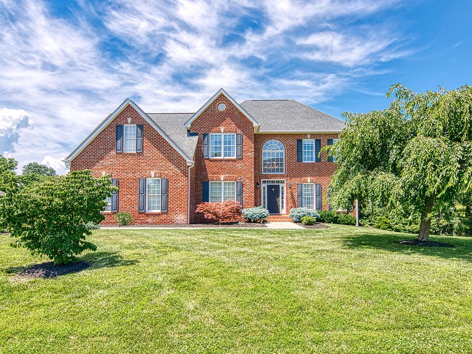 1st image of 181 Scarlet Dr