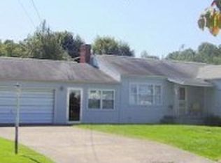 704 4th St, New Haven, WV