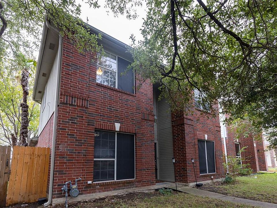 1st image of 815 Black Locust Dr