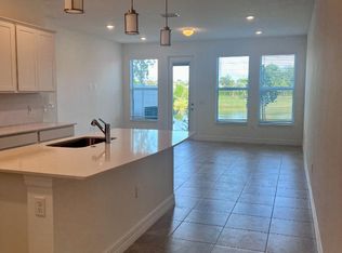 6070 Praza Ln, Greenacres, FL 33415