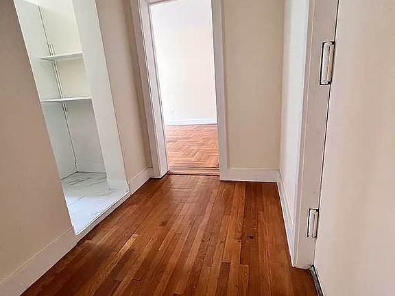 2nd image of 283 Parkside Ave #D6x