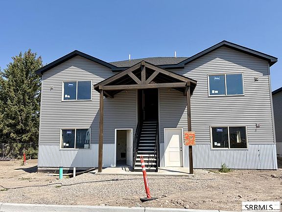 2nd image of 35 Pioneer Rd