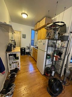 4th image of 85 E 3rd St APT D3