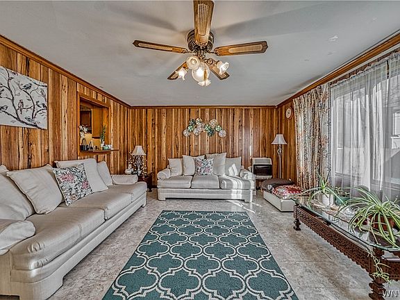 3rd image of 1089 Parkhurst Blvd