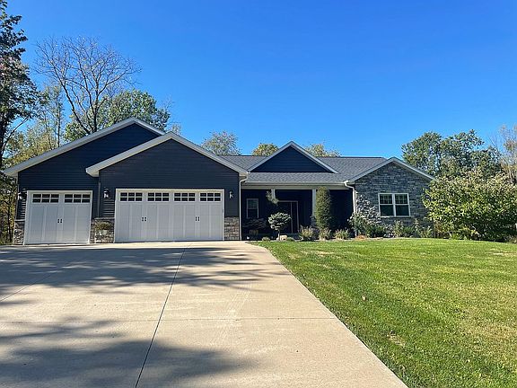 2nd image of 1101 S Briarwood Ln