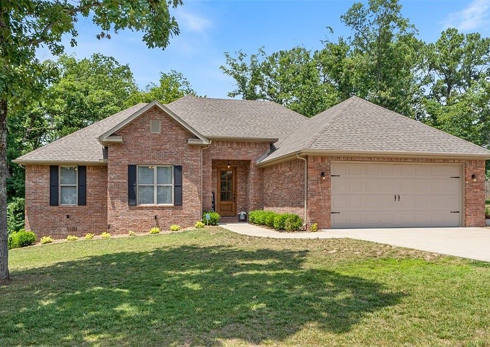 1st image of 4 Overton Dr