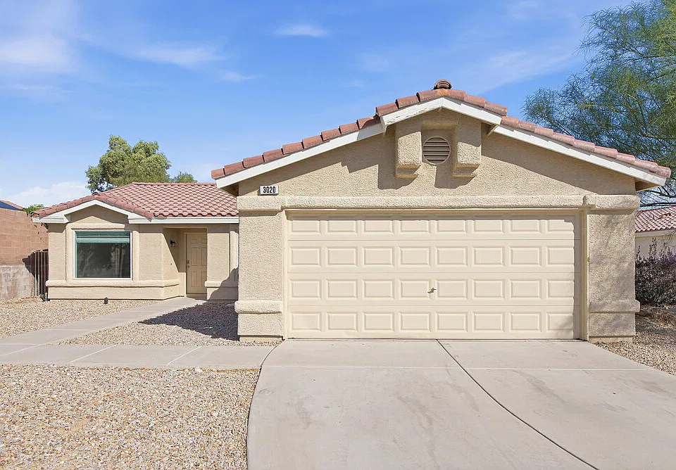 3020 Honeysuckle Ave