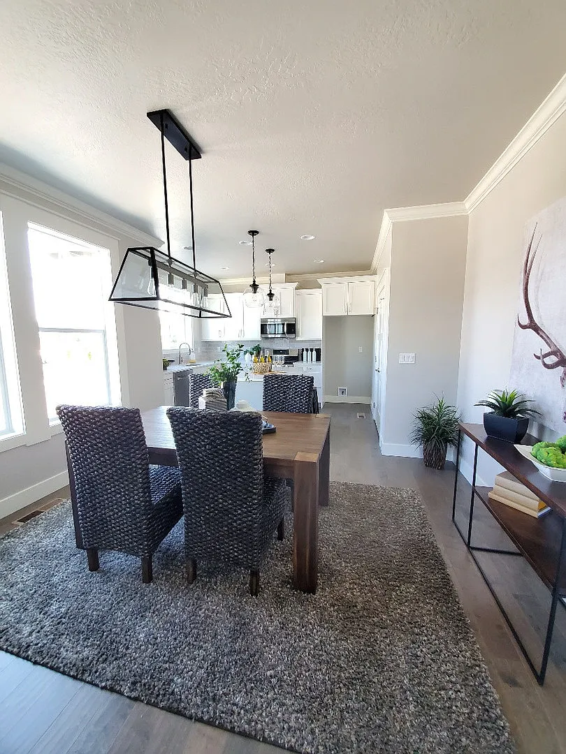 Beautiful Townhome — Photo 2