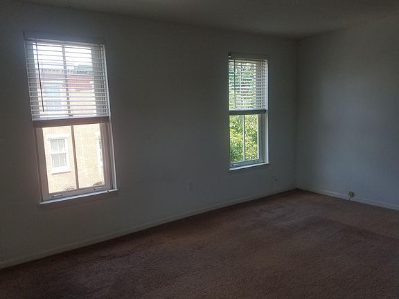 3rd image of 2240 Mount Vernon St Floor 3