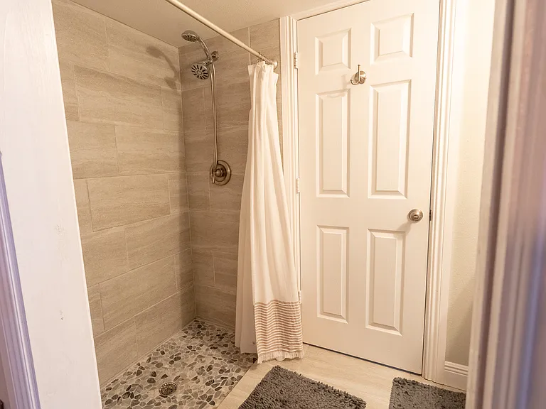 414 N Cypress Dr #D — Photo 27