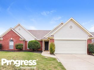 10911 Oak Leaf Dr, Olive Branch, MS 38654