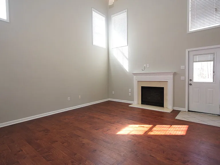 585 Chapel Walk Ln — Photo 8