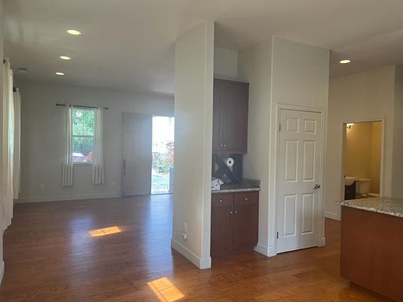 5th image of 862 Palou St