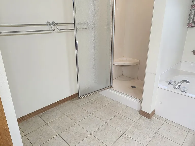 1848 Crestview Cir — Photo 12
