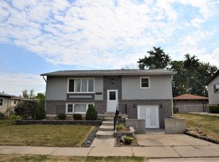 15407 Tudor Rd, Oak Forest, IL 60452